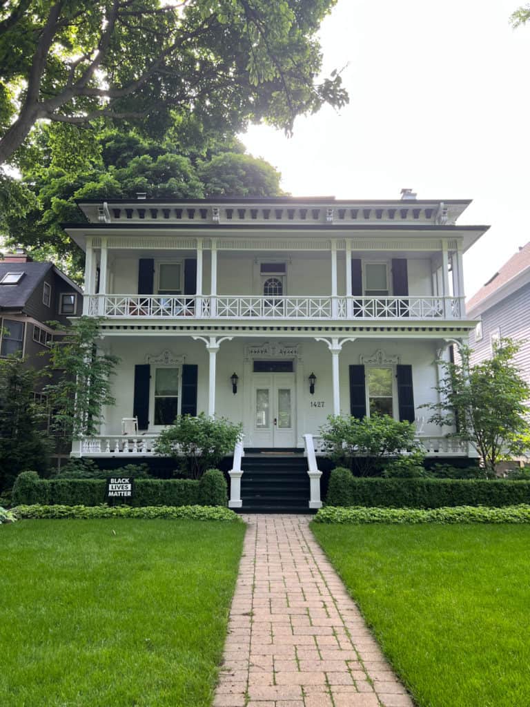 Living in Evanston, IL for the Kellogg MBA program by Ashley Miller